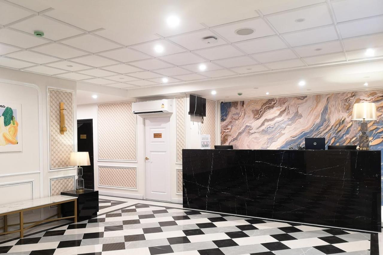 Rose Apple Hotel 1