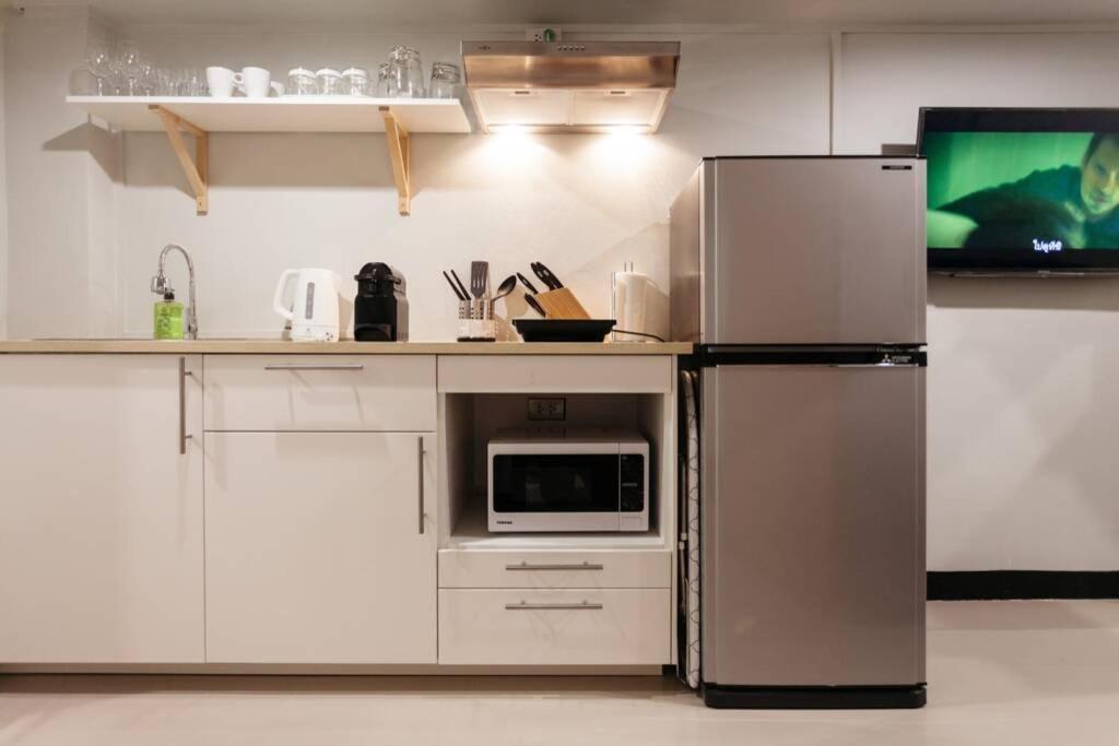 S1 Large Duplex Silom 3 Beds, Full Kitchen Wifi