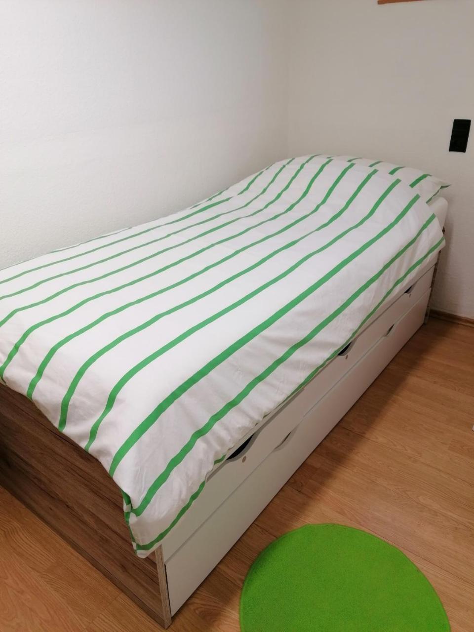 D&E Rooms (Adults Only)