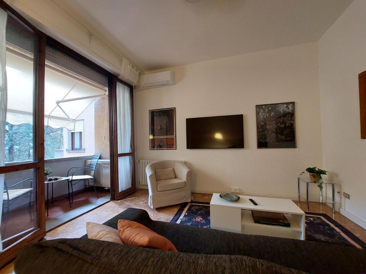 Castiglione Apartment Near the Center 1