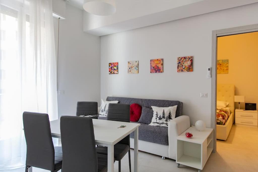 Modern Apartment Near Ponte Vecchio. 2