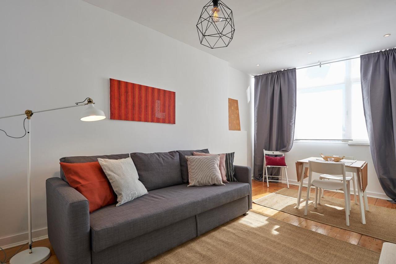 Charming Apartment Em Belem-Books And Canvas 2