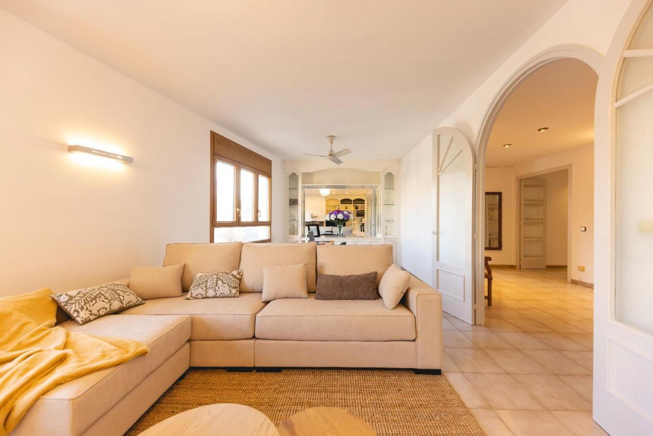 Bravissimo El Lleo, Bright 4-Bedroom Apartment