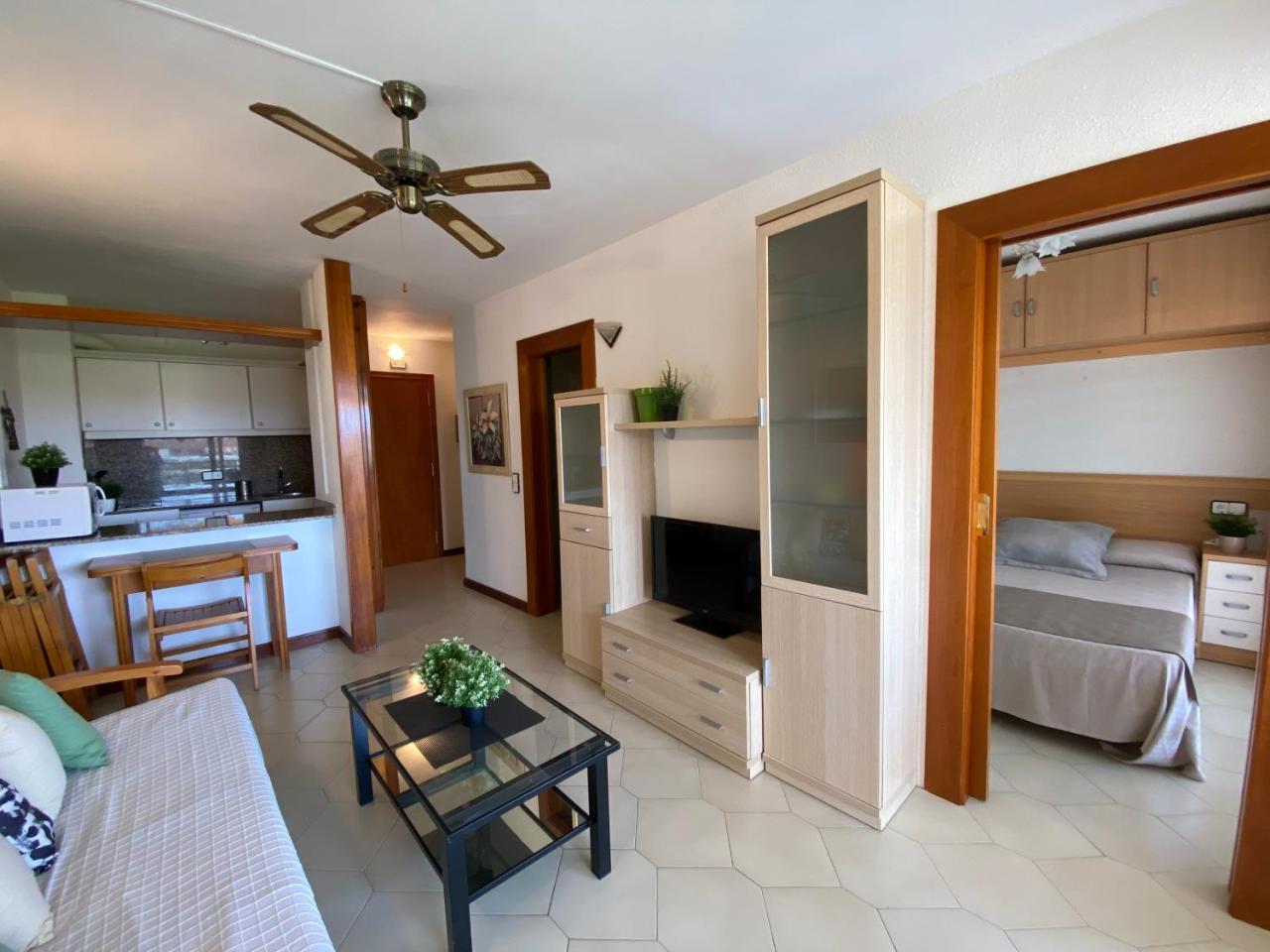 Apartamento Con Piscina En 1ª Linea de Playa En Salou