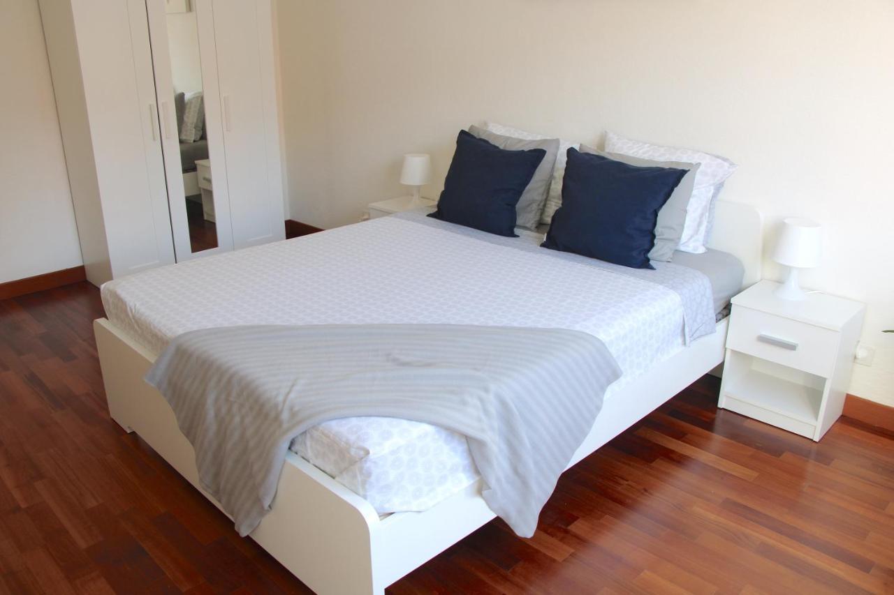 Cozy Apartment with Free Parking & Close To Lake 1