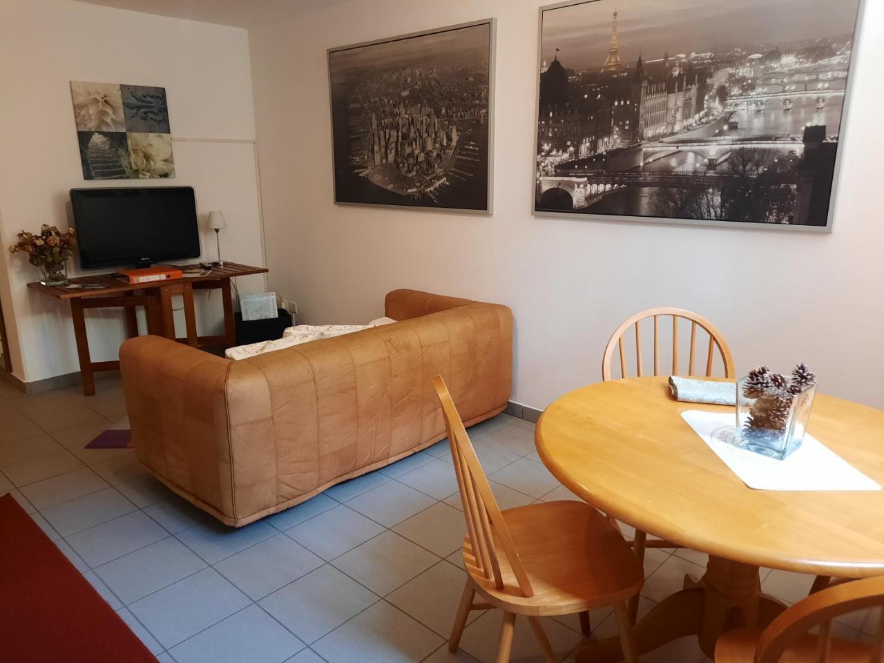 #10ilnumeroperfetto, Independent Entrance, Private Parking & Garten 1