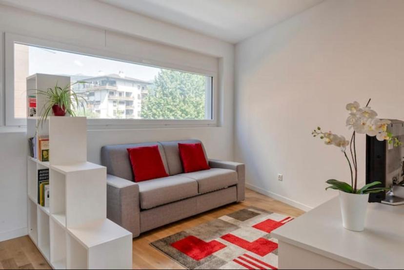 5 Rent Apartments Lugano Station