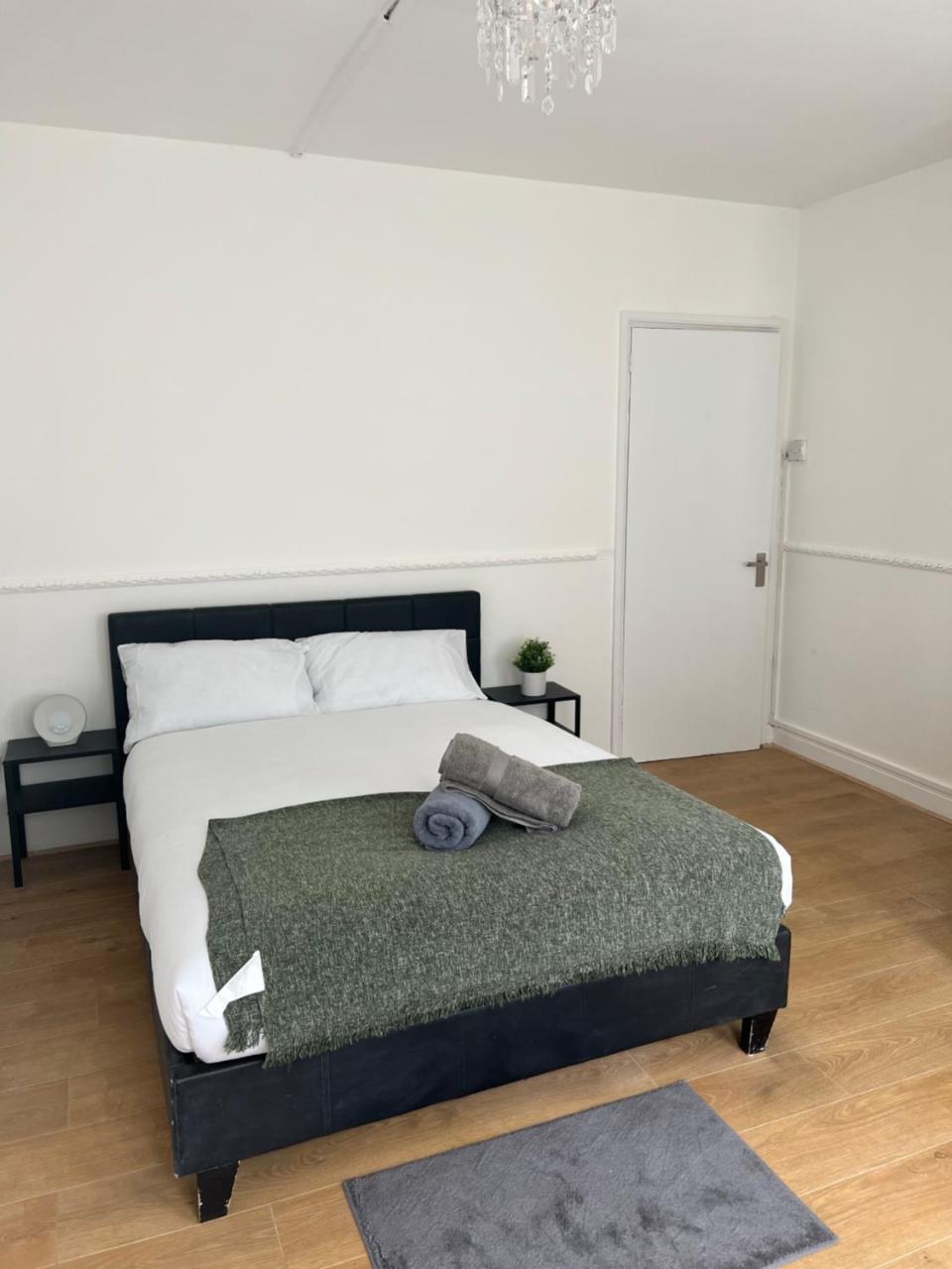 2 Bedroom Flat, 2 Minutes Walk To Bethnalgreen Station, Central London
