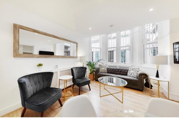 Stunning Kensington Apartment