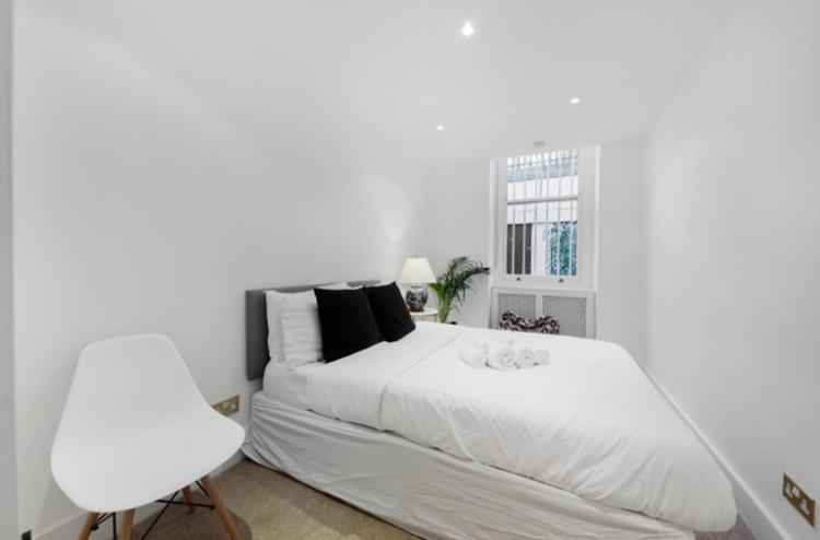 Stunning Kensington Apartment 2