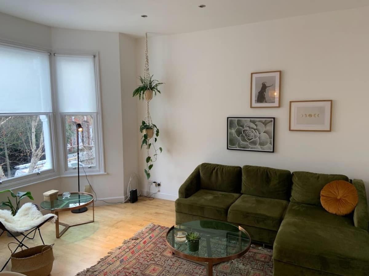 Lovely Spacious 1-Bedroom Flat in Tufnell Park Close To Central London