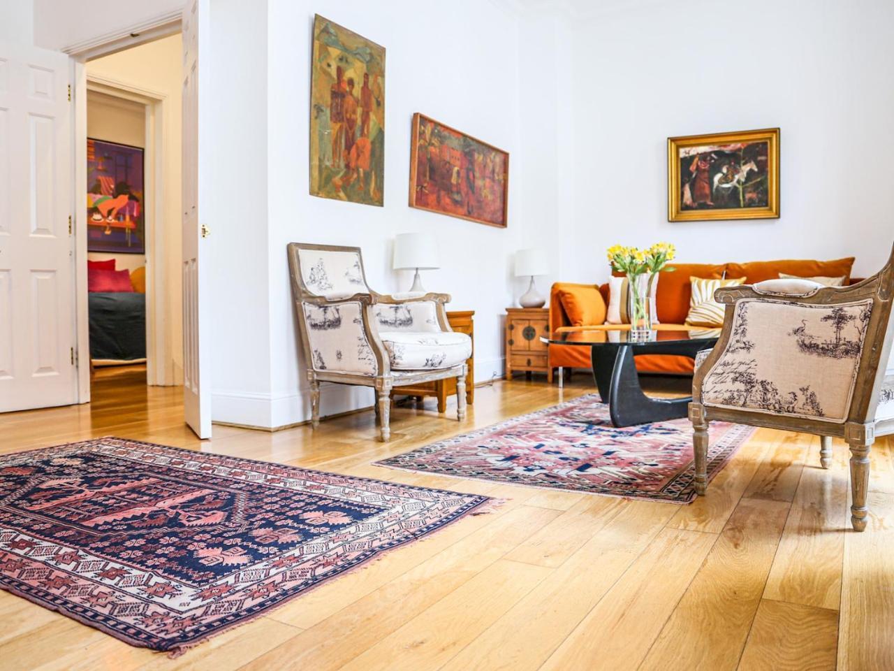 Pass the Keys Stylish 3 Bedroom House in a Quiet Mews by Tube