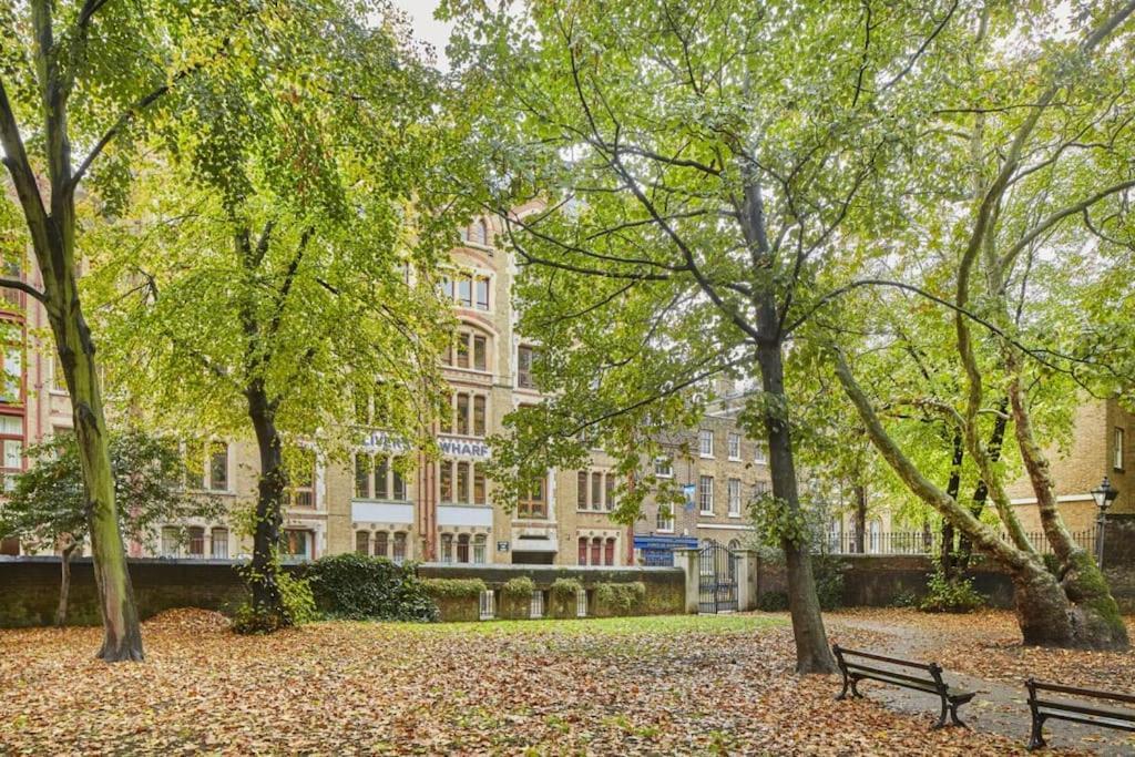 City Riverview 1/2 Bedroom Apartment 1