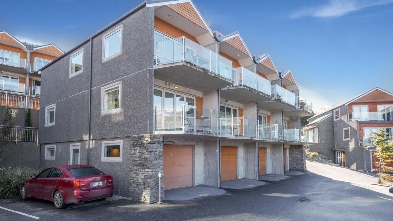 Alpine Serenity a with Stunning Lake And Mountain Views
