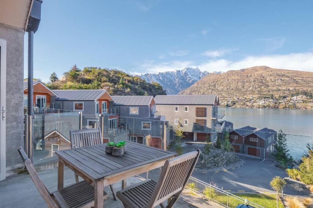 Alpine Serenity with Stunning Lake And Mountain Views 2