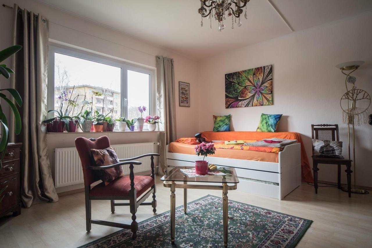 Weltoffenes Privates Gastezimmer Bei Lgbtq Freundlichen Gastgeber Der Mit in Der Wohnung Lebt
