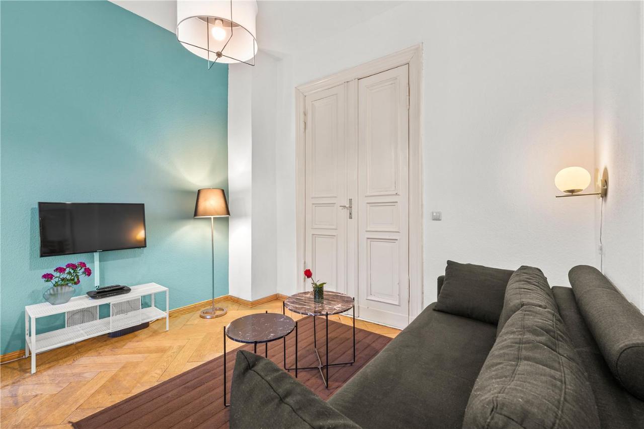 Holiday 33 Apartments Efg Schonhauser Allee Mit Balkon