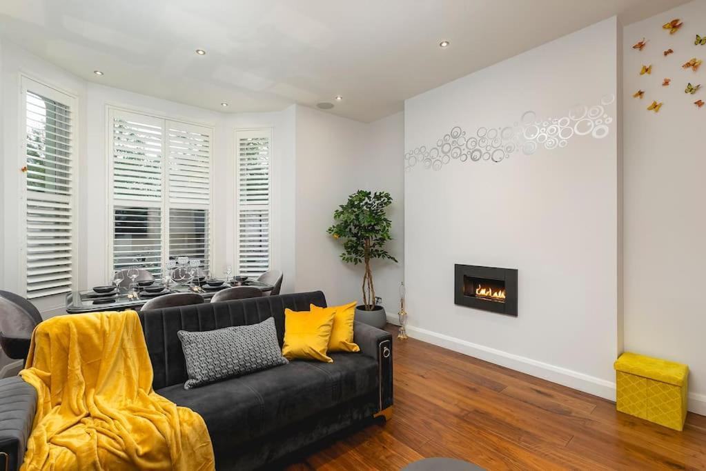 Დluxury & Spacious Duplex in the Heart of Chelseaდ 1