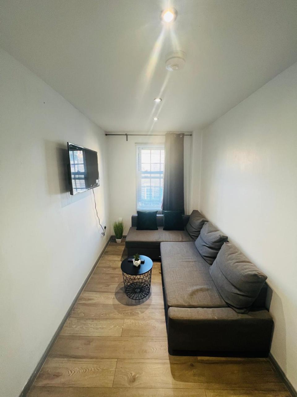 Lovely 3 Bedroom, Heart of London, Euston Kings Cross St Pancras 1