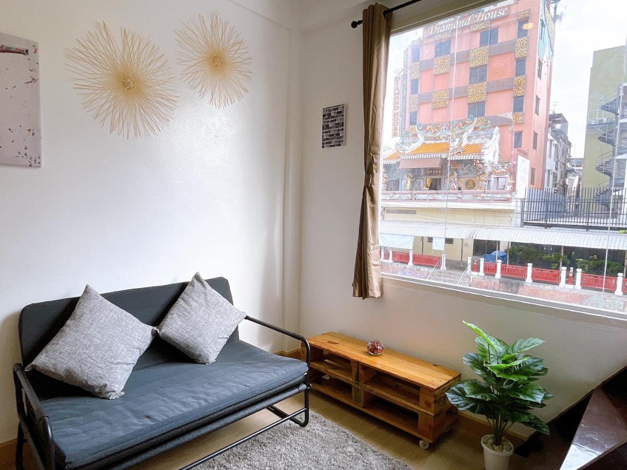 Lively And Cozy Canal House ,Entire House 2