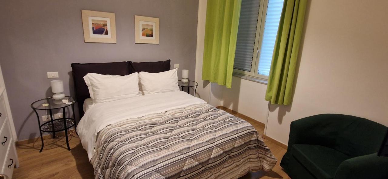 Studio Flat 381 1