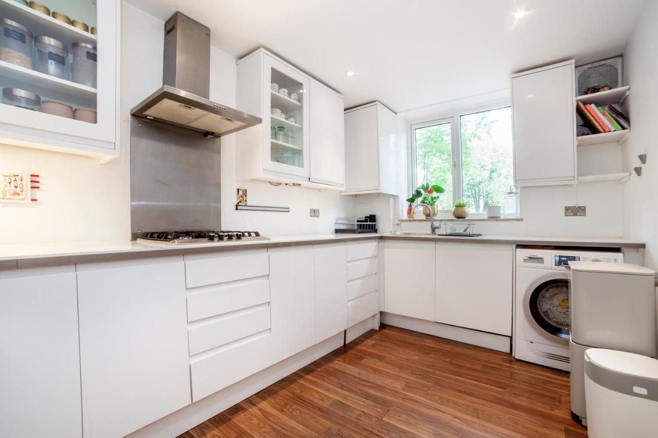 2 Story Apt on the Ground Floor at Clapham North 2