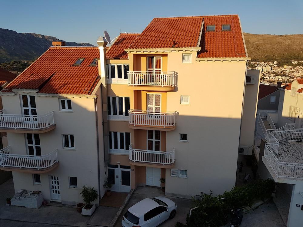 Burum Apartments