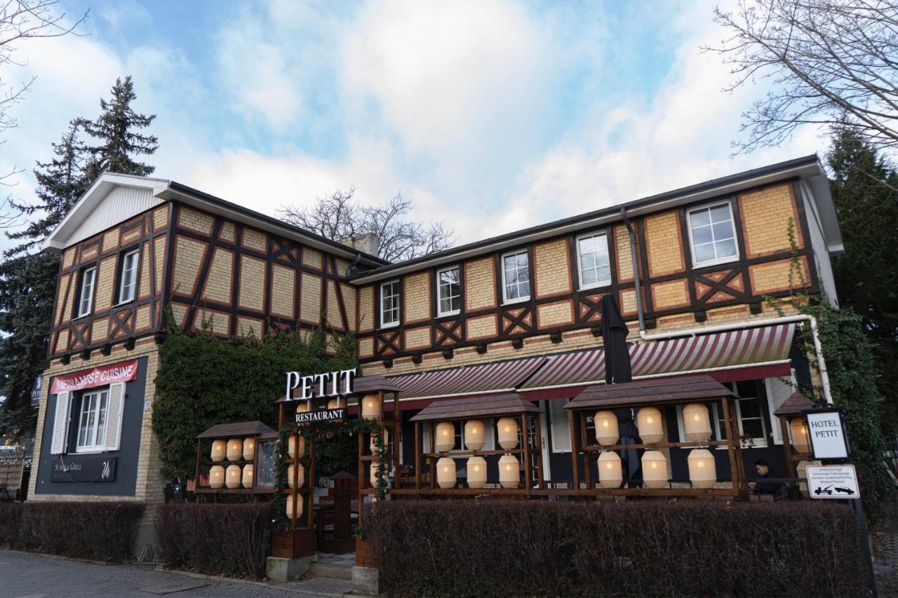 Hotel Petit