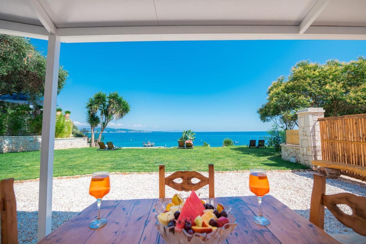 The Beach House Kaminaki (Adults Only)