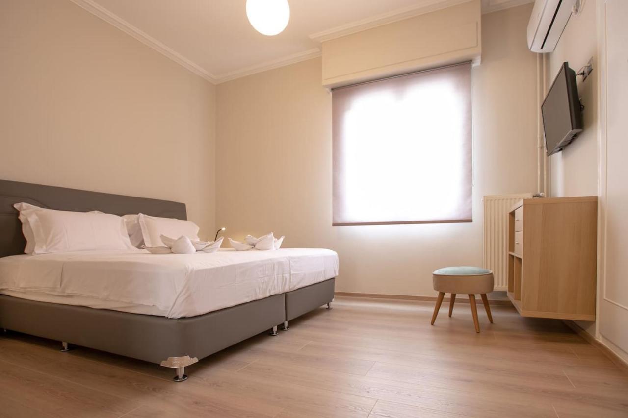 Luxurious 4 Bdrm+3 Bath Apt in the Heart of Athens