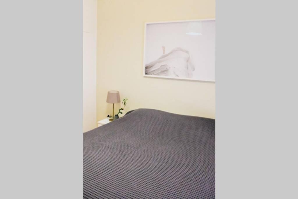 Newly Renovated Athenian Apt with Balcony