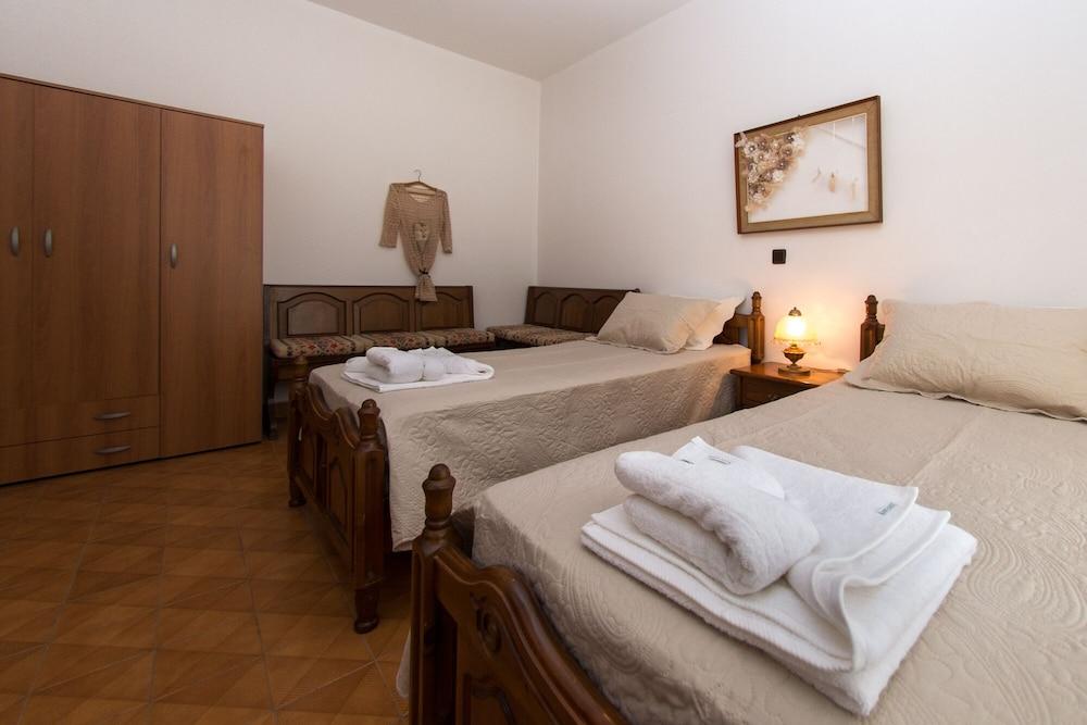 Stemma Pool Villa