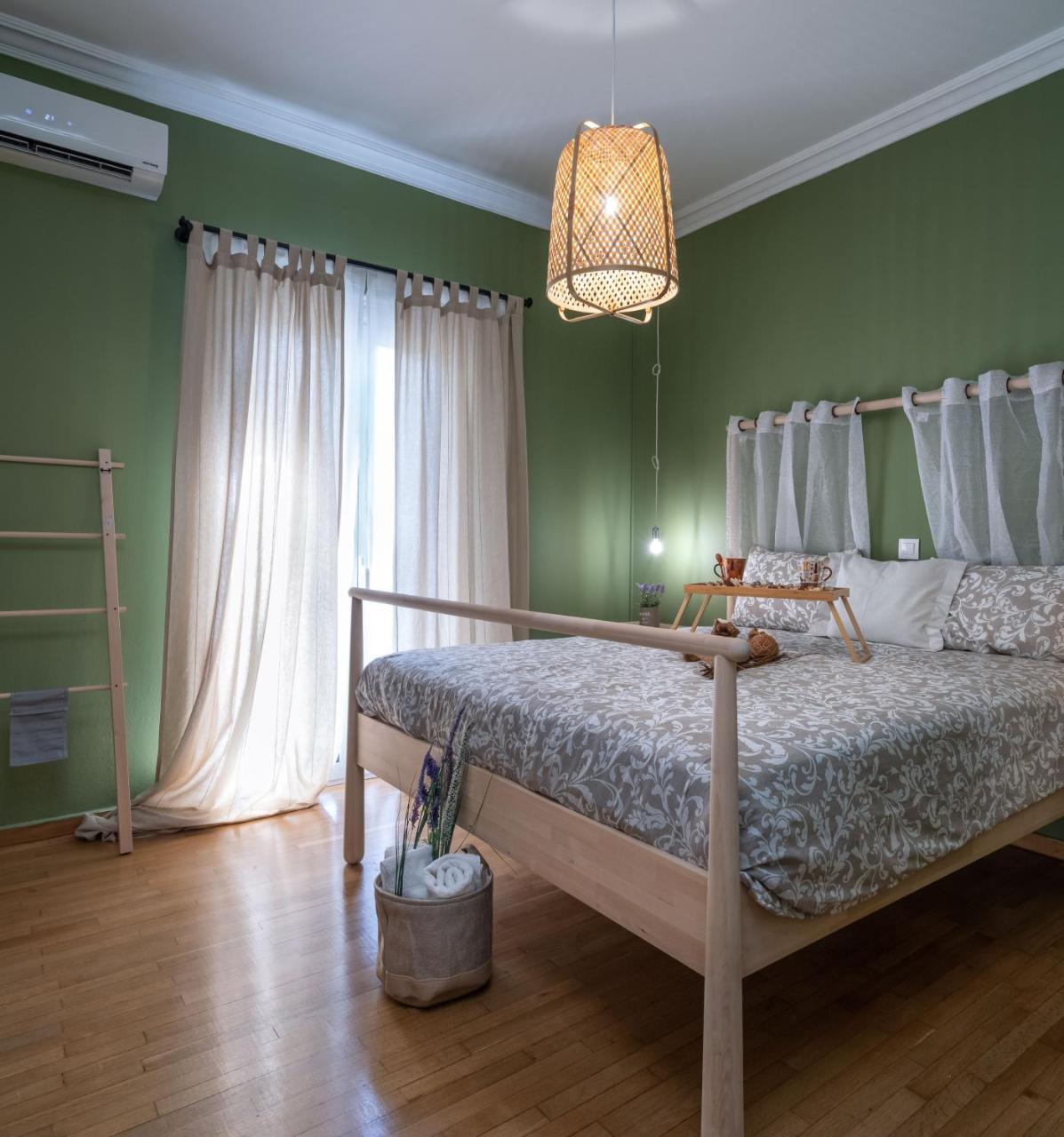 Apartment at the Foothills of Acropolis