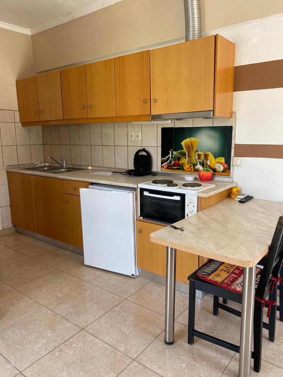 Toula's Apartments 1