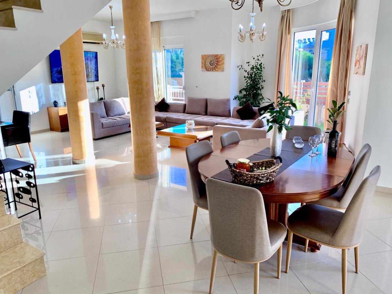 Mediterranean Luxury Villa 1
