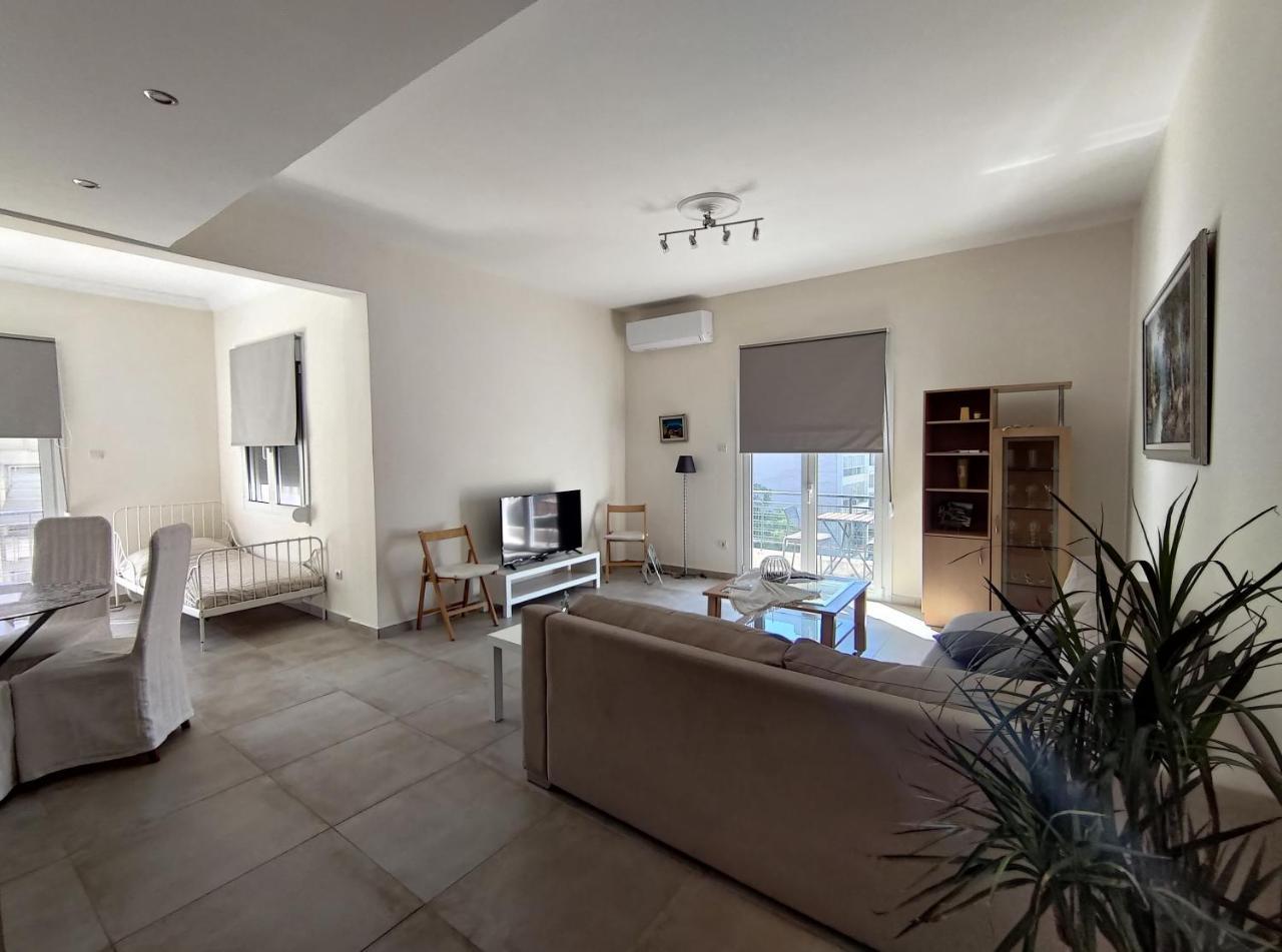 2bedroom Fully Renovated Apartment in the Center of Athens