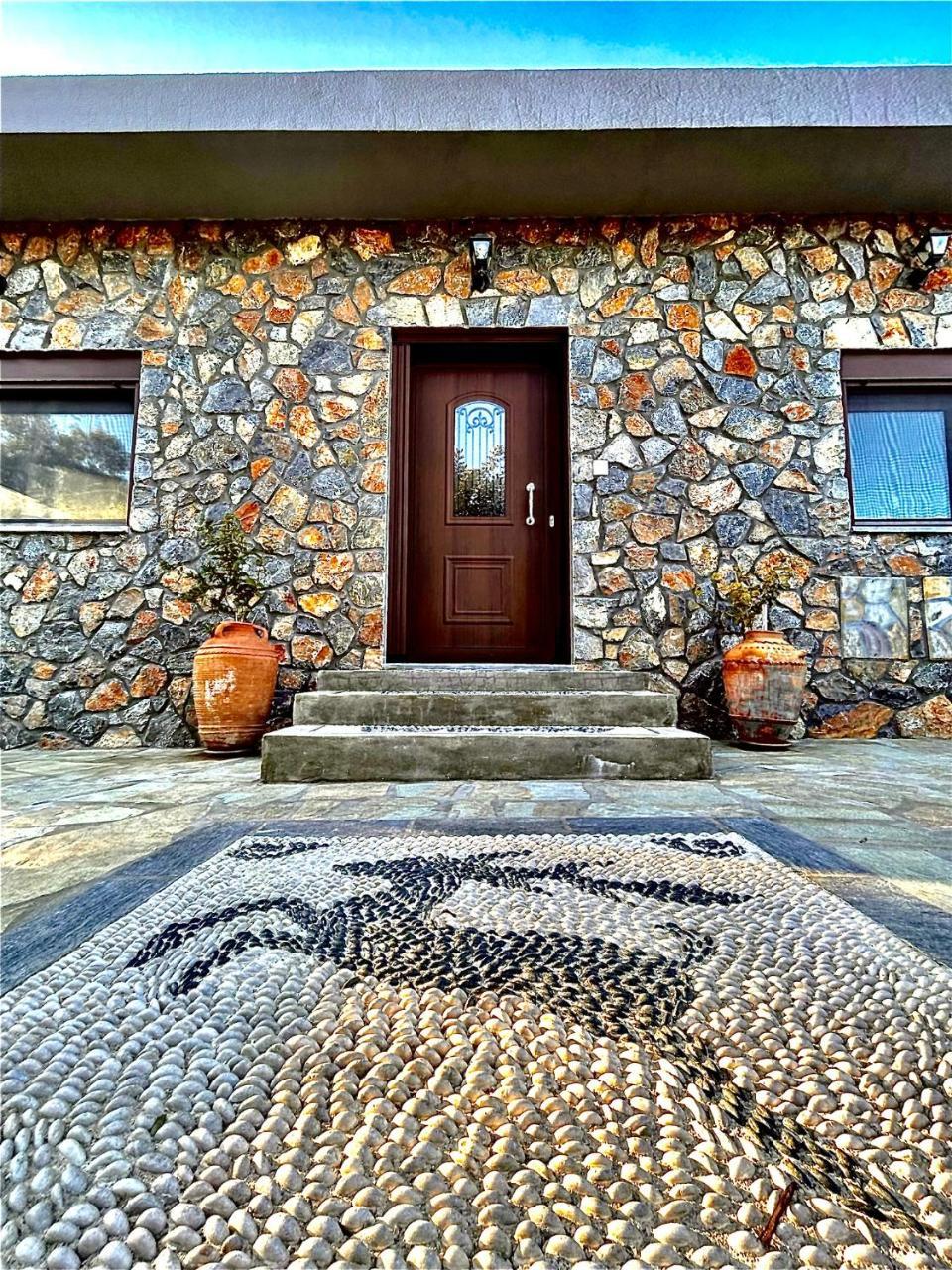 Aithonas Villa