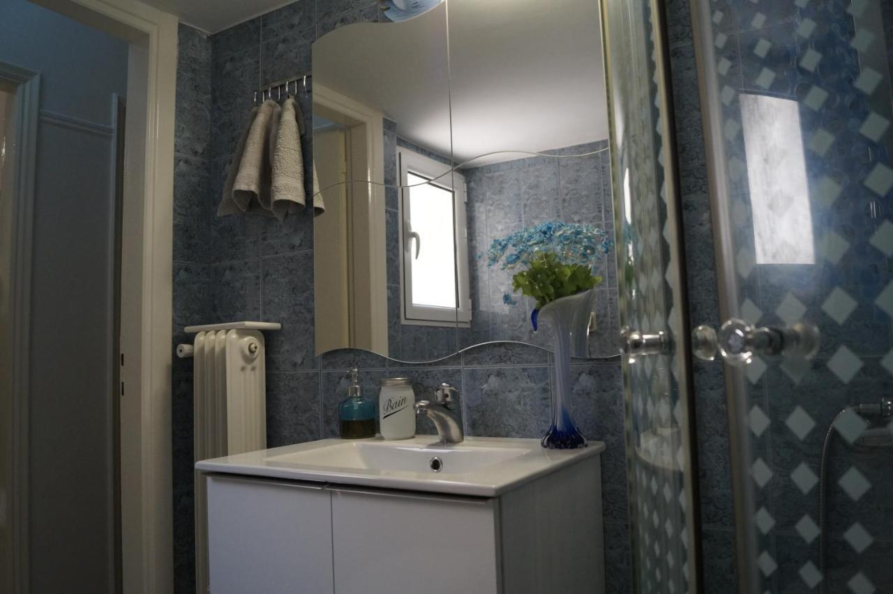 2 Bedrooms Apartment Center of Athens 4 Min Subway