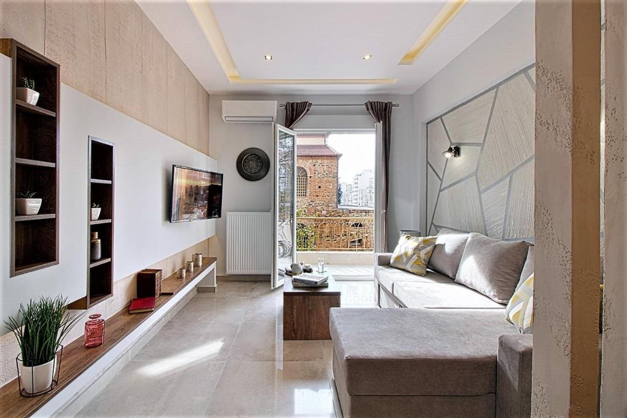 Metro Apartment 1