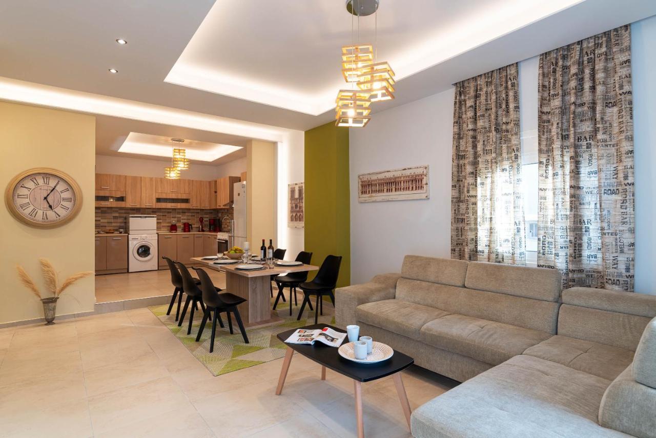 Four Season Apartment 1