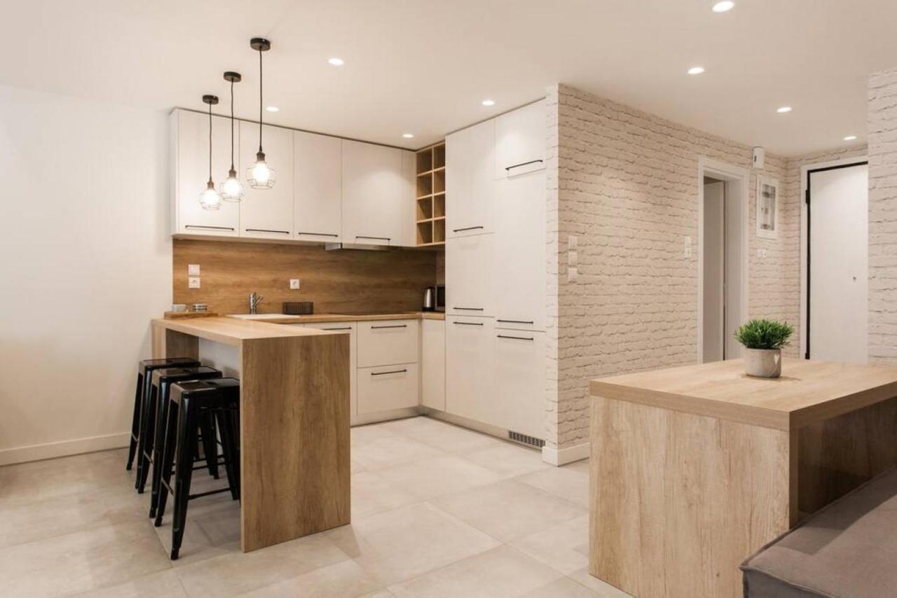 Chic Apartment - Strolling To the Athenian Streets (Adults Only)