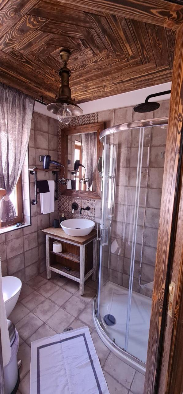Ey Sofias Suites 2