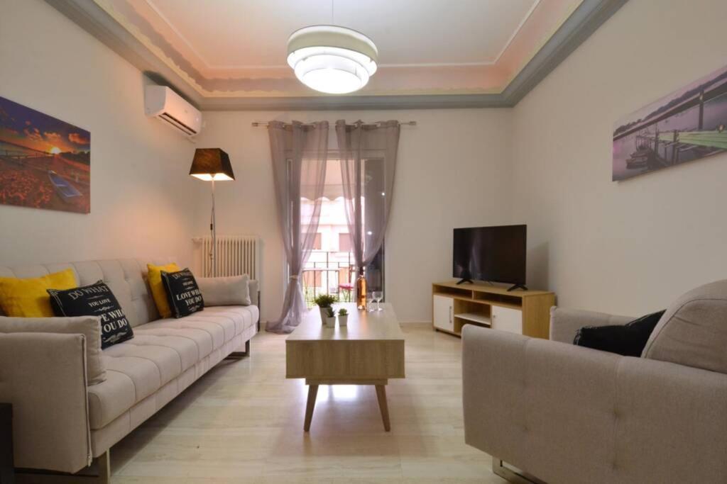 Plaka, Apartment in the Old Historical Neighborhood of Athens