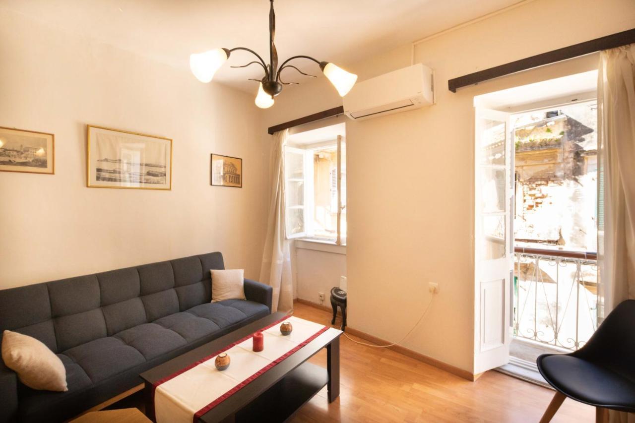Andrew's Old Town Apartment by Corfuescapes