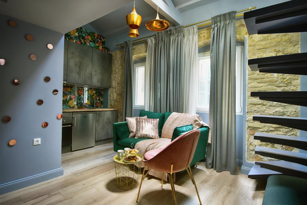 Queen 3 Apartment, in the Heart of Corfu Historical Old Town Center