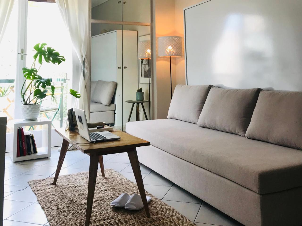 Stefanias Sunny Acropolis Studio on Drakou Pedestrian