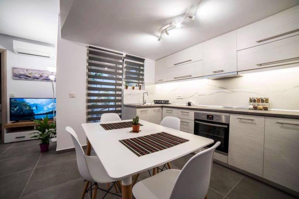 Brand New Aprt with Backyard in Lycabettus Hill !