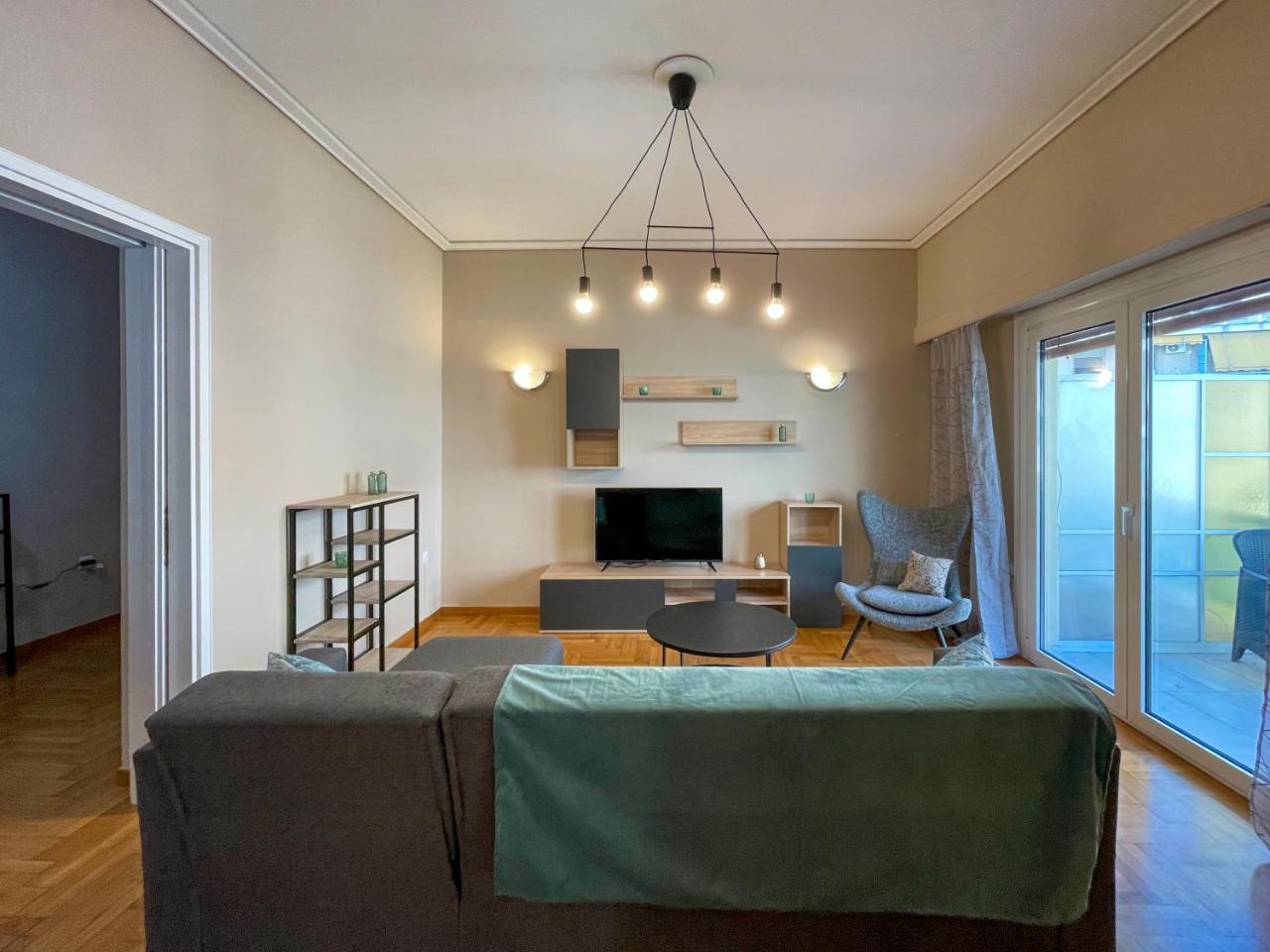 Riankour Central 90sqm Apt in Panormou