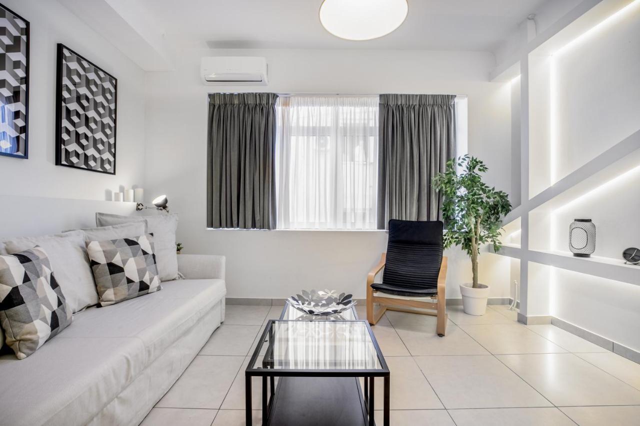 Supreme B1 Apartment in Syntagma (Adults Only)