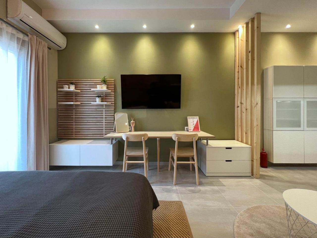 #Olive Tree: Aristotelous Suite by Halu! Apts 1
